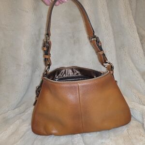 Chic Tan Leather Shoulder Bag